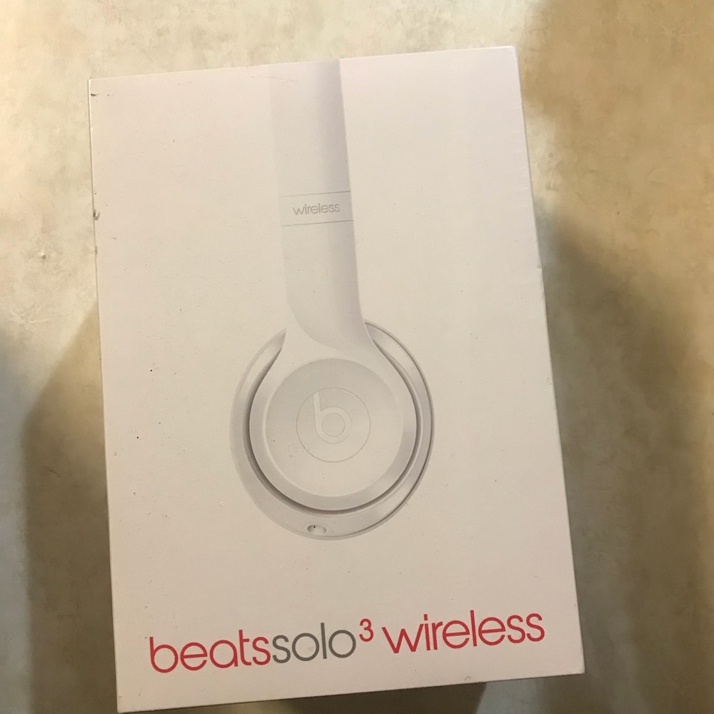 Beat by Dre Solo 3 Wireless headphone white
